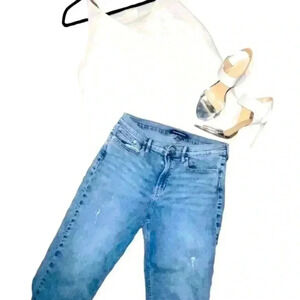 BUNDLE!! TANK TOP, CROPPED JEANS AND 1 PAIR SANDALS OR HEELS💃🏾💃🏾